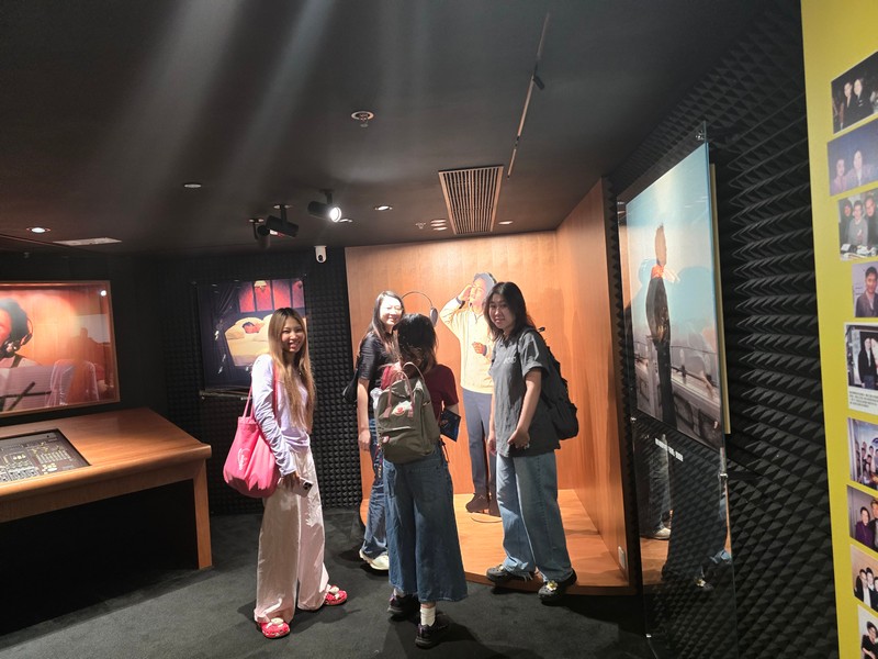 BAGE｜🎤 Celebrating a Legend: BAGE Students Explore Leslie Cheung's Legacy at Fun Space! 🦋