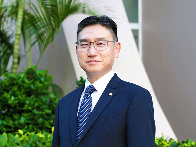 Prof. Andrew Kwok